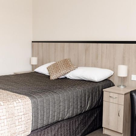 Starline Motor Inn Miles Экстерьер фото