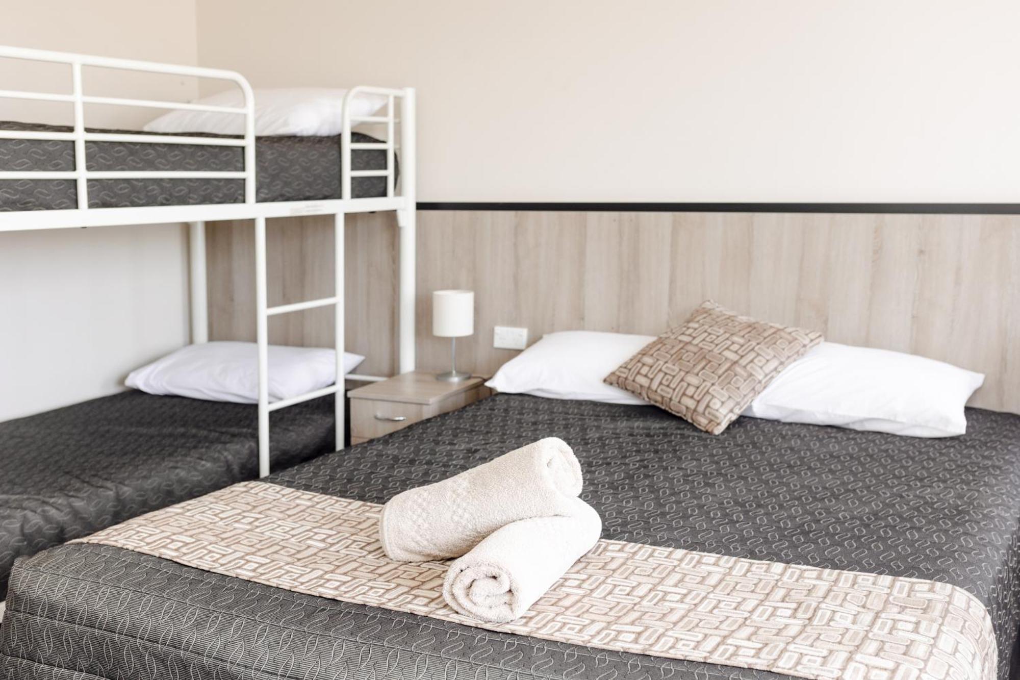 Starline Motor Inn Miles Экстерьер фото