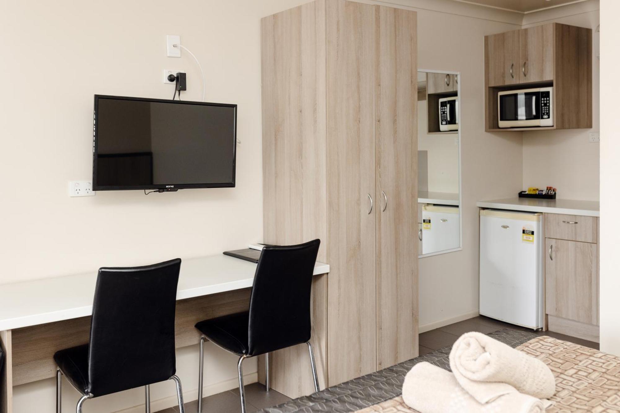 Starline Motor Inn Miles Экстерьер фото